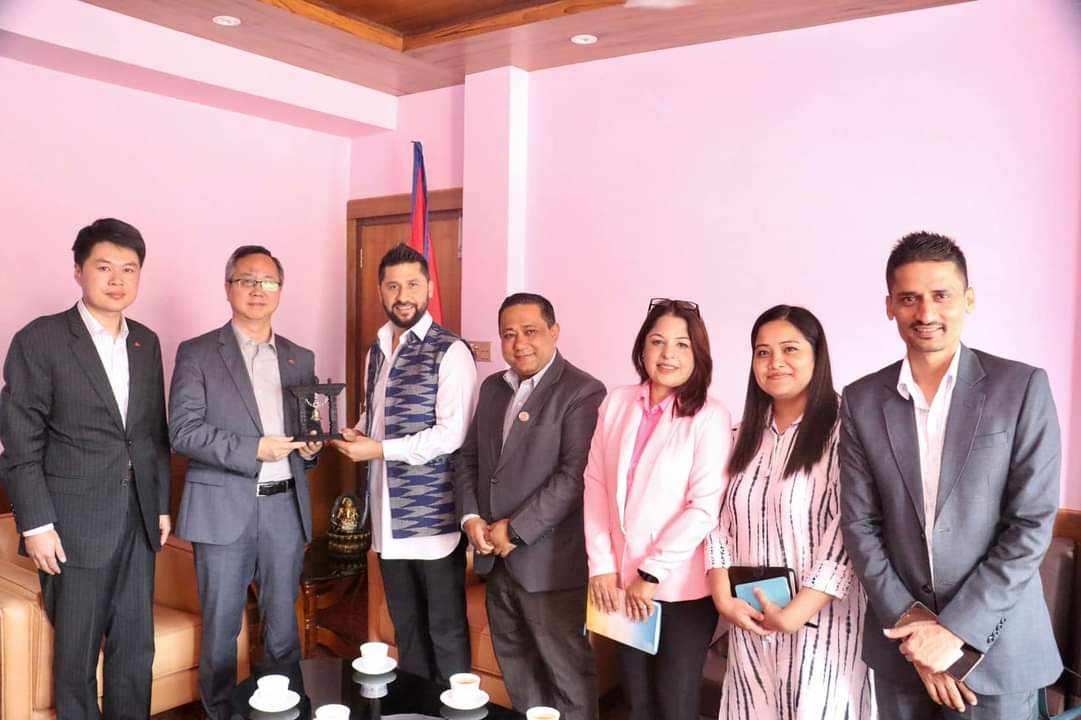 सभापति लामिछाने र चिनियाँ राजदूतबीच शिष्टाचार भेट