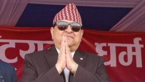 पूर्वराजा ज्ञानेन्द्र शाह लुम्बिनी जाँदै