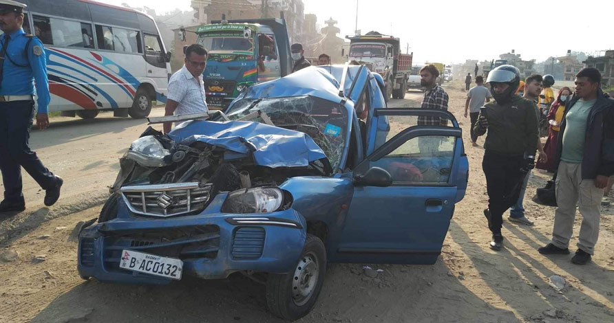गौशालामा आठ वटा सवारीसाधन ठोक्किए, तीनजना घाइते