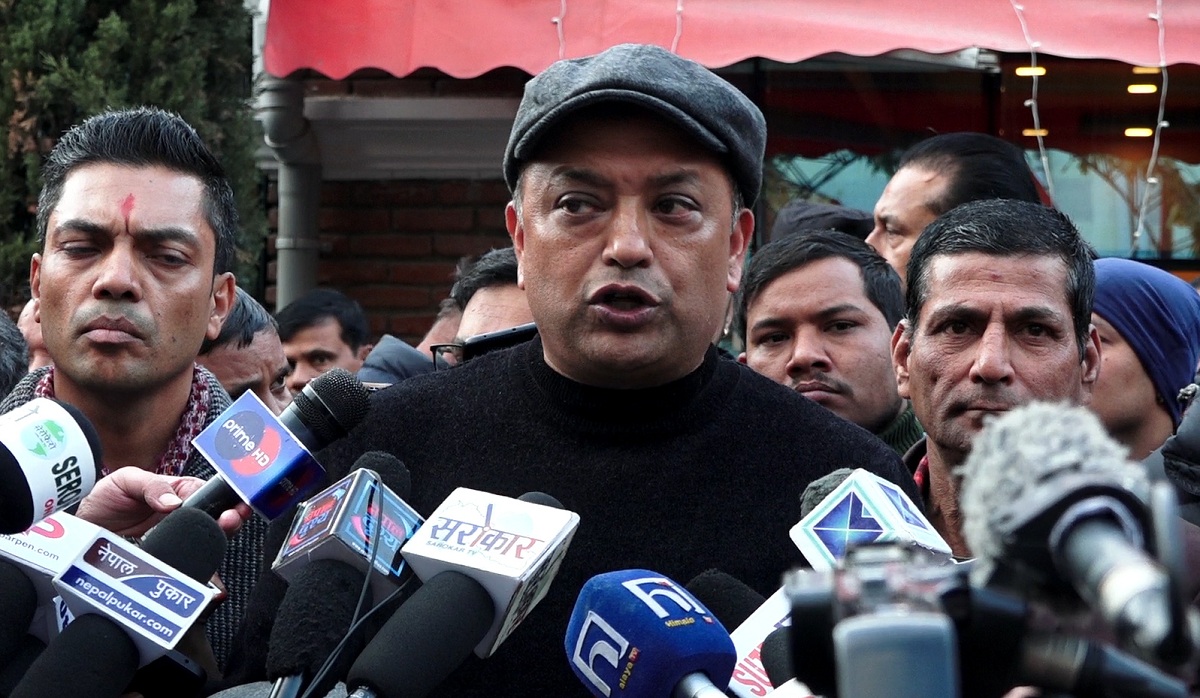 गगन थापाद्वारा कांग्रेस सभापतिमा उम्मेदवारी दिने घोषणा