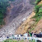 पहिरोले कर्णाली राजमार्ग अवरुद्ध
