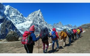 सगरमाथा चढ्ने आरोहीहरूको खुम्बु क्षेत्रमा भीडभाड