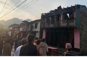सभापोखरी आगलागी हुँदा पाँचवटा घर जलेर नष्ट