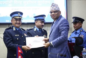 आईजीपी दीपक थापालाई दर्ज्यानी चिह्नप्रदान