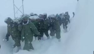 हिमपहिरोद्वारा पुरिएका मानिएकाको खोजी कार्य जारी