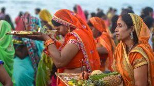 आज बिहान उदाउँदो सूर्यलाई अर्घ्य दिँदै चैती छठ पर्व सम्पन्न