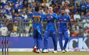 आईपीएल क्रिकेटमा मुम्बईले हैदराबादलाई चार विकेटले हरायो