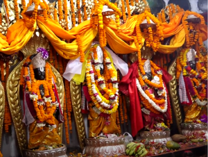 मर्यादा पुरुषोत्तम रामको मन्दिरमा भक्तजनको घुइँचो