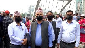 शिक्षकहरूद्वारा कालो मास्क लगाएर मौन प्रदर्शन