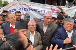 शिक्षक आन्दोलनबाट माधव नेपाल, झलनाथ खनाल आउट