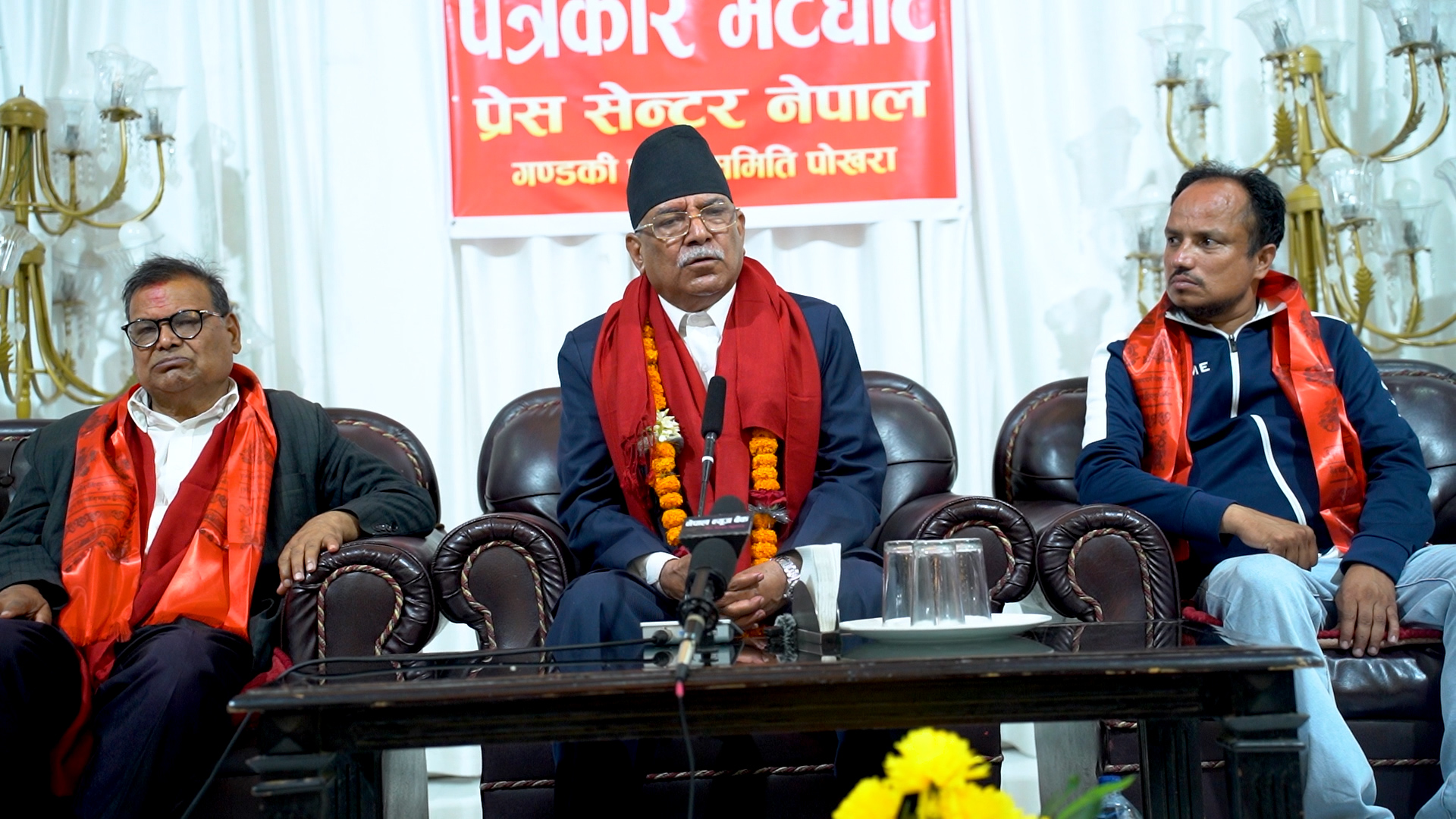 ओलीलाई मानसिक अस्पतालमा जचाउन प्रचण्डको सल्लाह