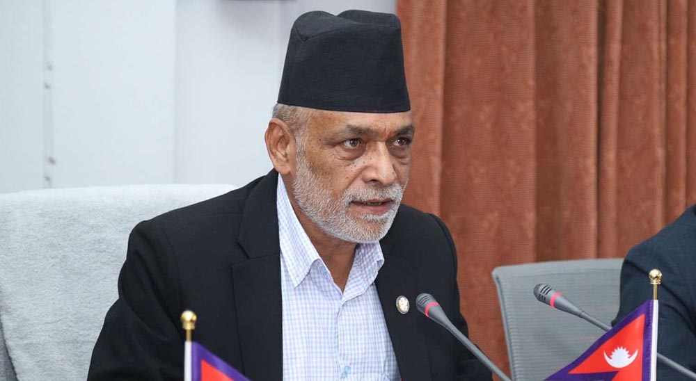 कृषिमन्त्री अधिकारी भन्छन्, मलको हाहाकार भइरहन्छ!!!