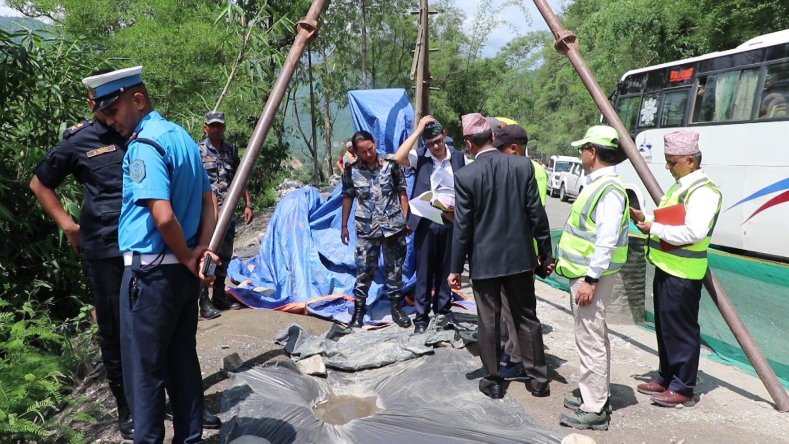 पृथ्वी राजमार्गको कृष्ण भिरमा यातायात एकतर्फी