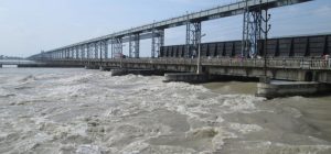 शारदा ब्यारेजमा सवारीसाधन आवतजावतमा रोक