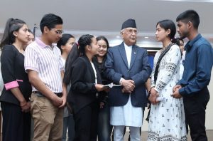 जब प्रधानमन्त्री ओलीको गला अवरुद्ध भए, अनि आँखा रसाए…