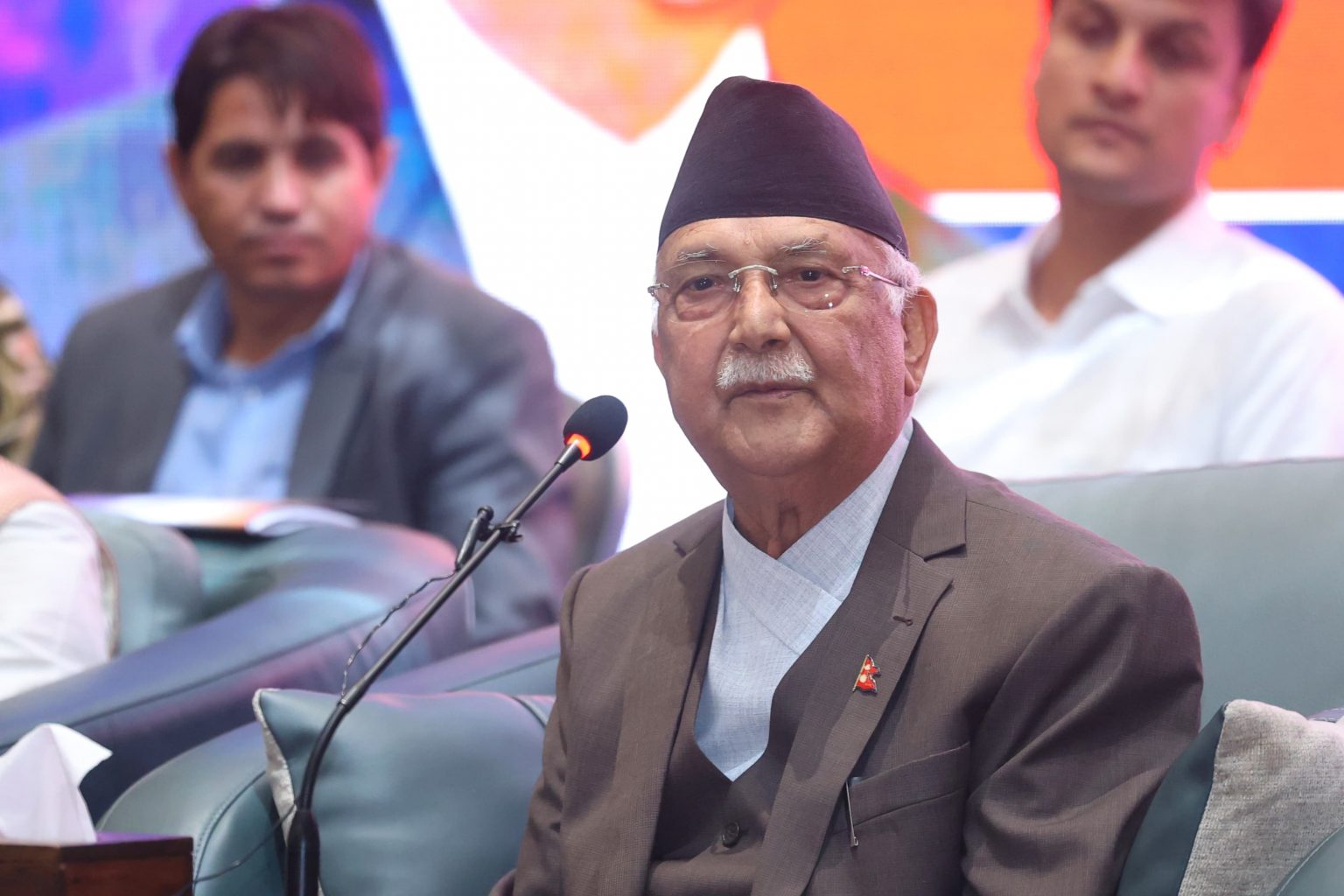 युवा गुण्डा हुने छैनन्, बलवान हुनेछन् : प्रधानमन्त्री ओली