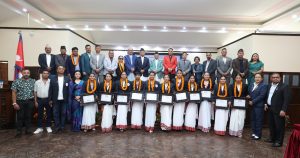 प्रधानमन्त्रीबाट अन्तर्राष्ट्रिय पदक विजेता खेलाडीलाई पुरस्कार प्रदान