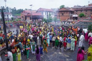 साउनको पहिलो सोमबार पशुपतिमा दर्शनार्थीको घुइँचो