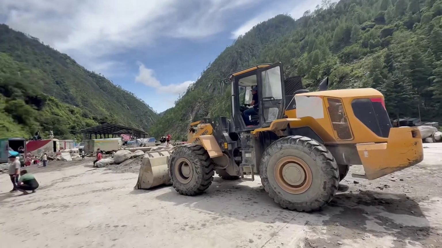 रसुवागढी बाढी : क्षतिग्रस्त स्थलको भग्नावशेषको व्यवस्थापन कार्य सुरु