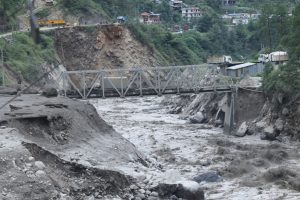 रसुवामा अवरुद्ध बनेको त्रिदेशीय मार्ग सञ्चालनमा