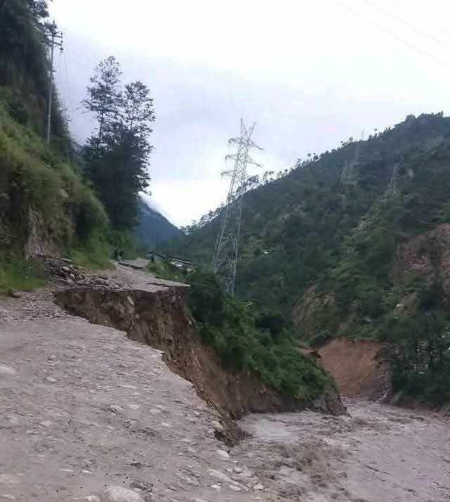 स्याफ्रुबेंसी–रसुवागढी सडक खण्ड पुनः अवरुद्ध