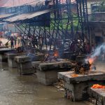 आर्यघाटमा जलाइरहेको शवबाट मासुको टुक्रा र हड्डी चोरी, शव जलाउने व्यक्ति पक्राउ