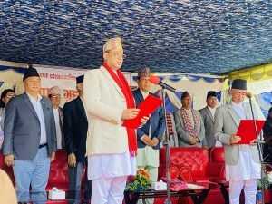 मुख्यमन्त्री बानियाँद्वारा शपथ ग्रहण