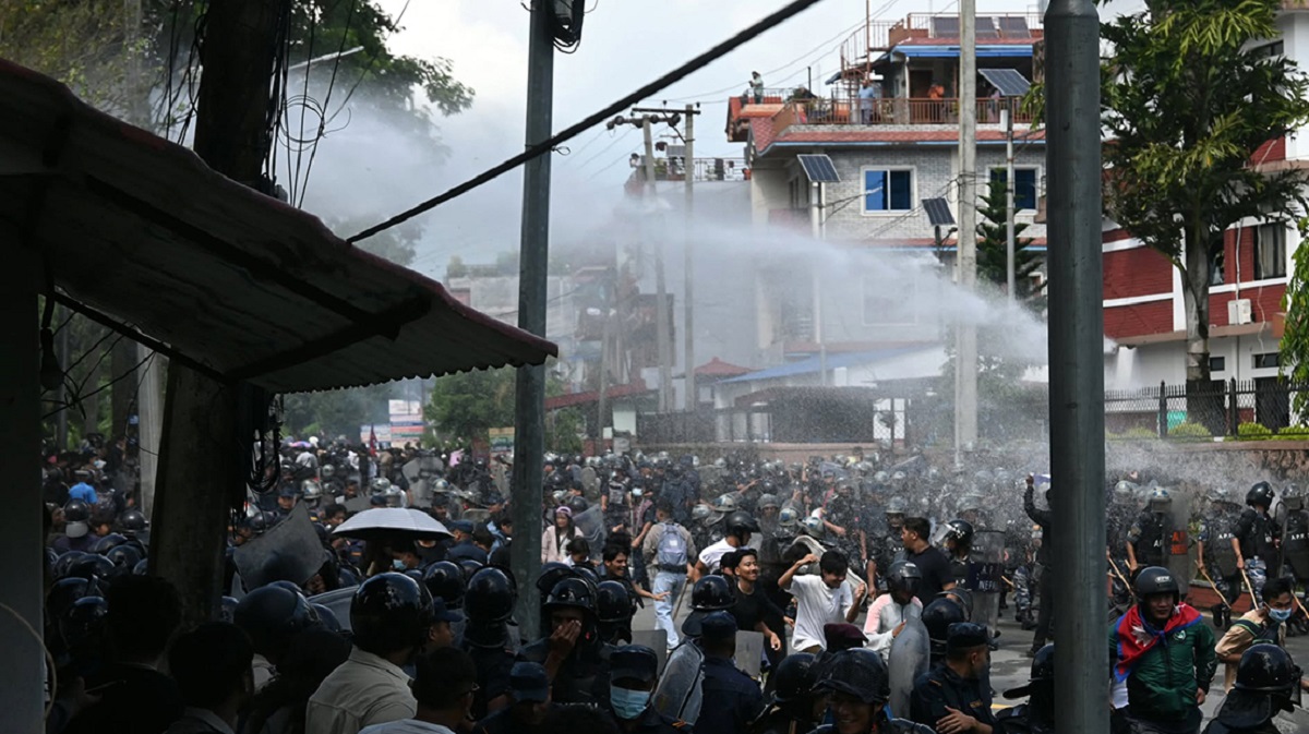 दमकमा पनि जेनजीमाथि गोली प्रहार, गण्डकीमा मुख्यमन्त्रीको कार्यालयमा आगजनीको प्रयास