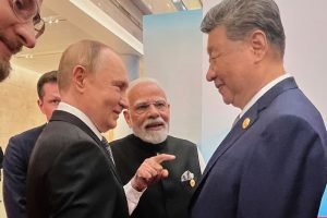 मोदी सी जिनपिङ र भ्लादिमिर पुटिनसँग उभिनु लज्जास्पद : अमेरिका