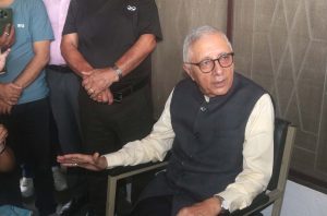 कोइराला निवास जलेकामा डा. शेखरद्वारा दुःख व्यक्त