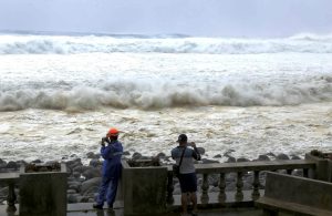 सुपर टाइफुन रागासाले १४ जनाको ज्यान लियो