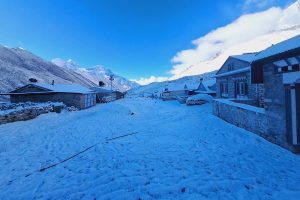 सगरमाथा क्षेत्रमा असोजको तेस्रो सातामै हिउँ पर्‍यो