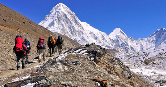 लाङटाङ ट्रेकिङमा गएका ४ जना खोल्सा तर्ने क्रममा खोलाले बगाएर बेपत्ता