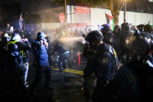 ट्रम्प राजा बन्न खोजेको भन्दै अमेरिकामा विशाल विरोध र्‍याली