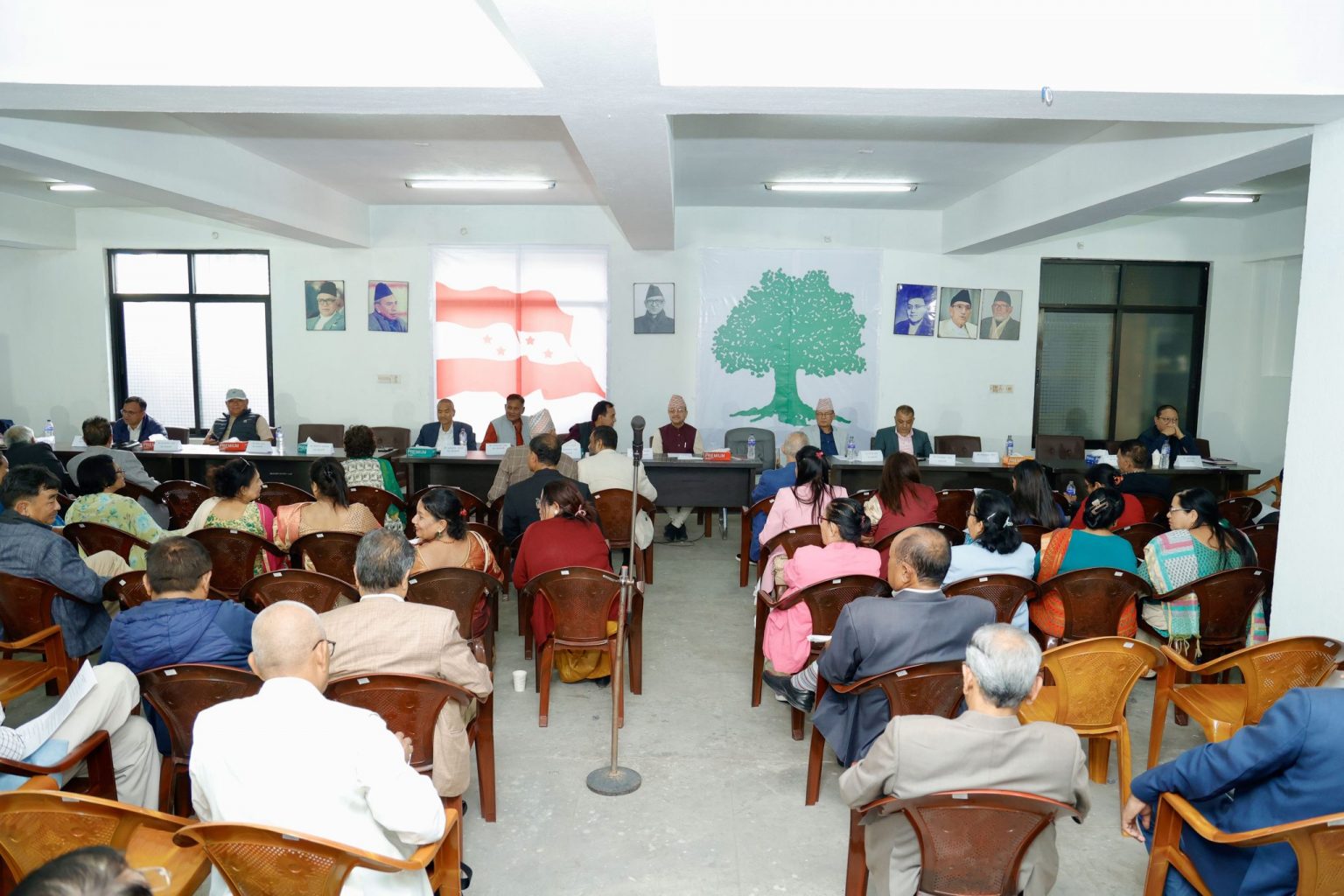 सार्दै, टार्दै आएको कांग्रेसको बैठक आज बस्दै