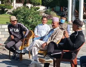 अमेरिका भागेका भनिएका पूर्वमन्त्री खड्का भारत पुगेर नेपालै फर्के