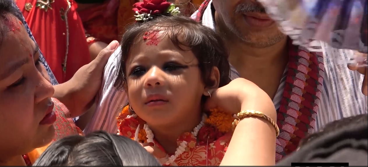 अढाई वर्षीया आर्यतारा कुमारी माताको स्थानमा प्रतिस्थापित