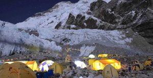 मकालु आधार शिविर क्षेत्रमा वर्षा र हिमपात