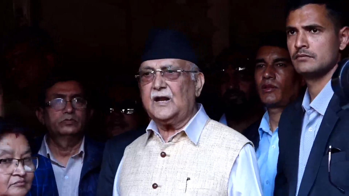 गृहमन्त्रीमाथि ओलीको प्रहार : के-को दुष्मनी ?