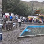 मुक्तिनाथस्थित १०८ धारामा प्लाष्टिक र रेनकोट ओढेर स्नान गर्न नपाइने