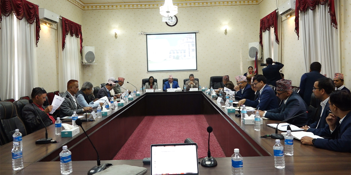 निर्वाचनबारे आयोगका पूर्वपदाधिकारीसँग परामर्श