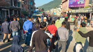 हेटौंडा सडक विस्तार कार्य तत्कालका लागि स्थगित