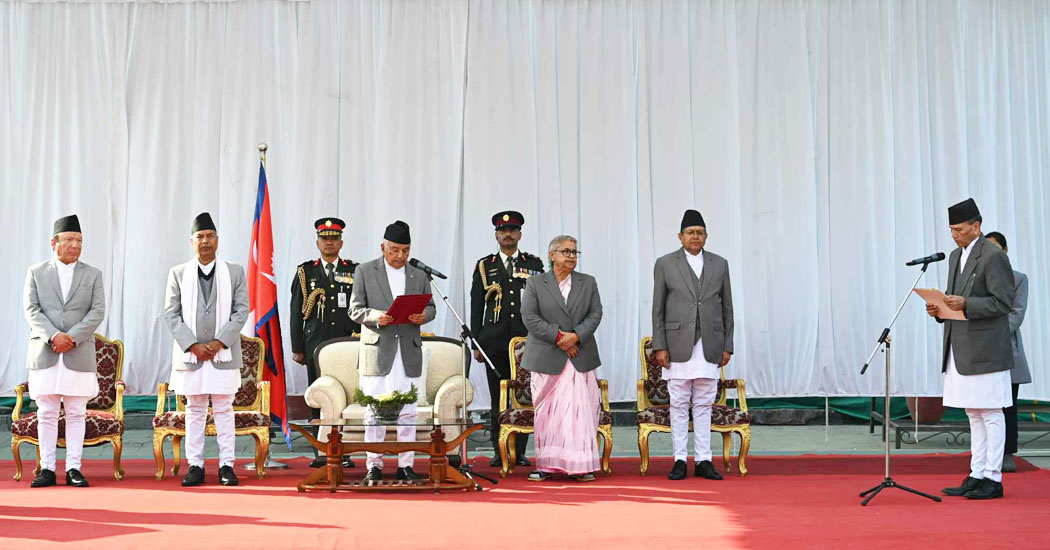 नवनियुक्त मन्त्री शर्माद्वारा शपथ ग्रहण