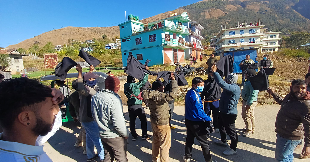 जनार्दन शर्माको गृह जिल्लामा विरोध