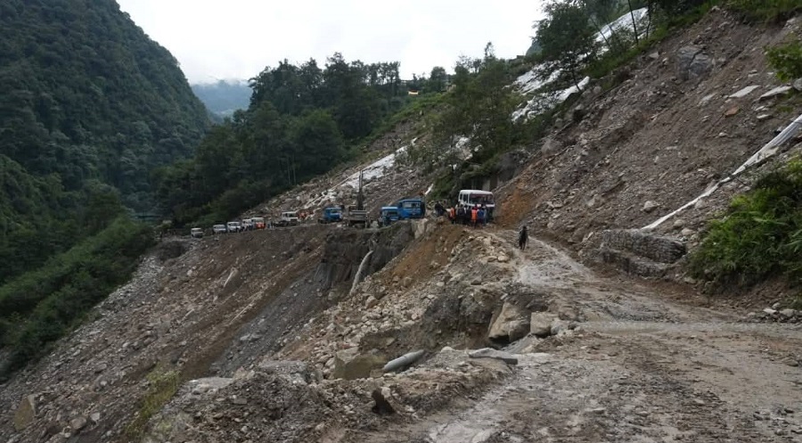 सहमतिपछि खुल्यो तातोपानी नाका सडक