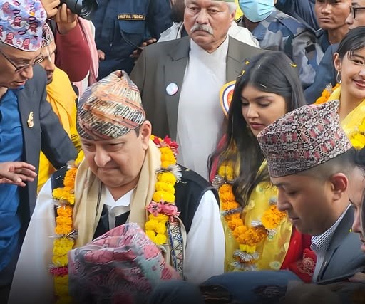 जानकी मन्दिरमा ज्ञानेन्द्र शाहको उत्साहपूर्ण पूजाअर्चना