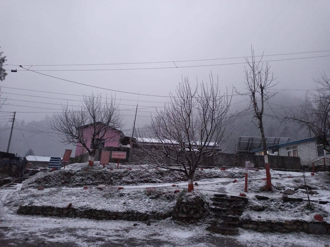 सुदूरपश्चिम प्रदेशका पहाडी जिल्लामा हिमपातसहित वर्षा