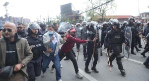 ओली पक्राउको विरोध गर्ने सात प्रदर्शनकारी पक्राउ