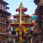 भक्तपुरमा हात नभएको लिङ्गो ठड्याइयो