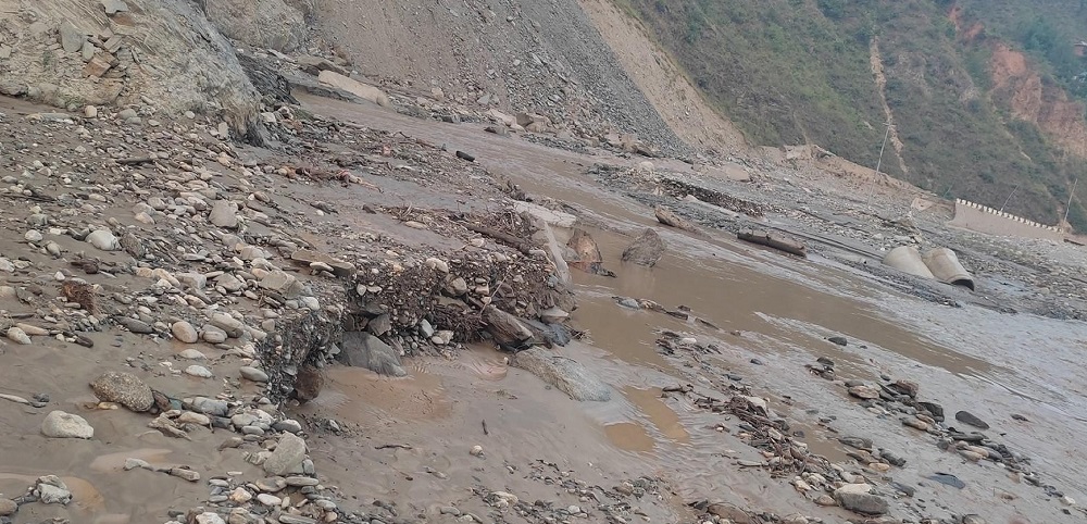 फेरि बन्द भयो बीपी राजमार्ग